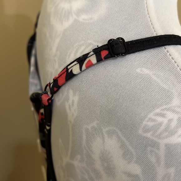 Flattering Floral Spaghetti strap V neck comfy stretch - Picture 5 of 10